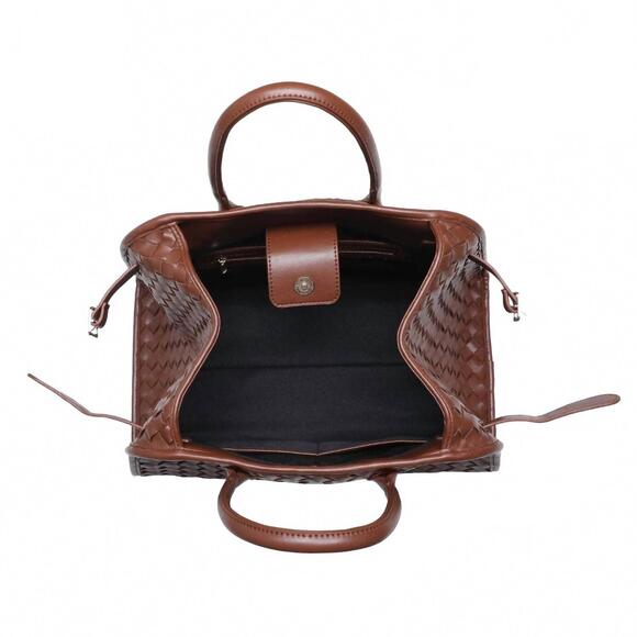 NEW URBAN EXPRESSIONS rhonda woven tote in chocolate